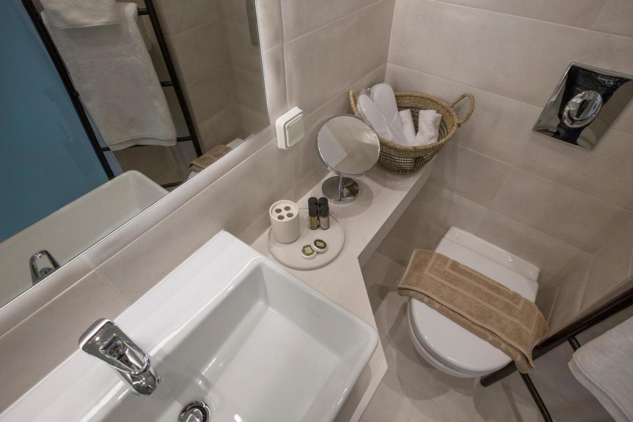Ermou Stylish Suites By Ghh Aten Exteriör bild